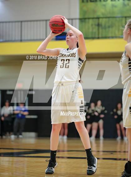 Thumbnail 3 in Hendersonville vs Mount Juliet (TSSAA District 9-AAA Quarterfinal) photogallery.