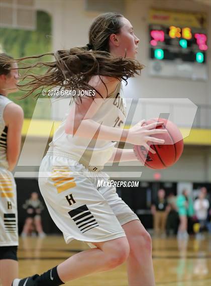 Thumbnail 3 in Hendersonville vs Mount Juliet (TSSAA District 9-AAA Quarterfinal) photogallery.