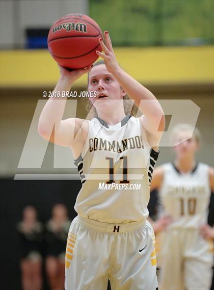 Thumbnail 3 in Hendersonville vs Mount Juliet (TSSAA District 9-AAA Quarterfinal) photogallery.