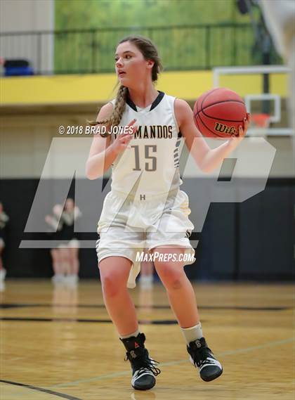 Thumbnail 3 in Hendersonville vs Mount Juliet (TSSAA District 9-AAA Quarterfinal) photogallery.