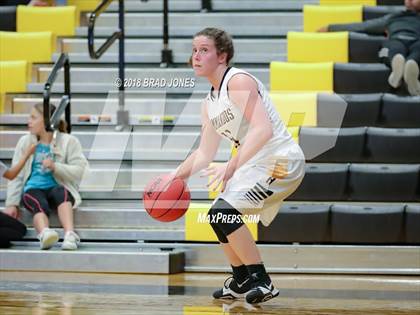 Thumbnail 2 in Hendersonville vs Mount Juliet (TSSAA District 9-AAA Quarterfinal) photogallery.