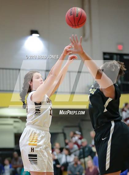 Thumbnail 3 in Hendersonville vs Mount Juliet (TSSAA District 9-AAA Quarterfinal) photogallery.