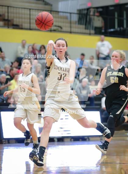 Thumbnail 1 in Hendersonville vs Mount Juliet (TSSAA District 9-AAA Quarterfinal) photogallery.