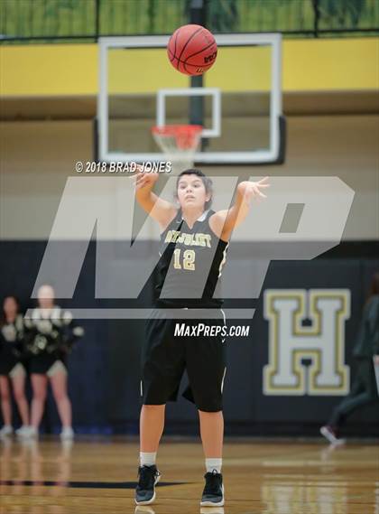Thumbnail 1 in Hendersonville vs Mount Juliet (TSSAA District 9-AAA Quarterfinal) photogallery.