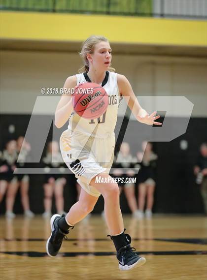 Thumbnail 1 in Hendersonville vs Mount Juliet (TSSAA District 9-AAA Quarterfinal) photogallery.