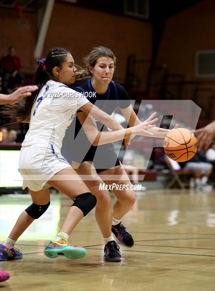 Thumbnail 2 in Catalina Foothills vs Dobson (Salpointe Cactus Clash) photogallery.