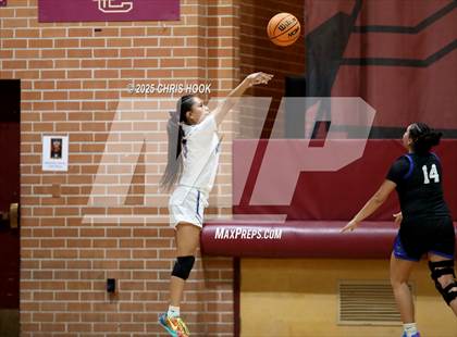 Thumbnail 2 in Catalina Foothills vs Dobson (Salpointe Cactus Clash) photogallery.