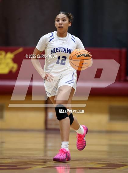 Thumbnail 3 in Catalina Foothills vs Dobson (Salpointe Cactus Clash) photogallery.