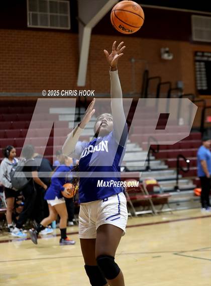 Thumbnail 2 in Catalina Foothills vs Dobson (Salpointe Cactus Clash) photogallery.