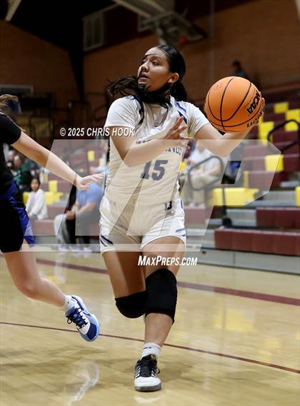 Thumbnail 3 in Catalina Foothills vs Dobson (Salpointe Cactus Clash) photogallery.