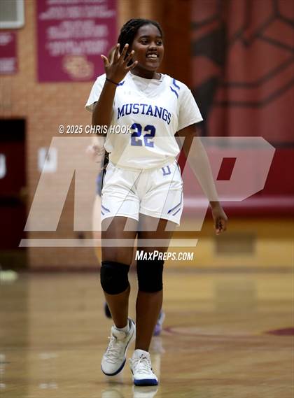 Thumbnail 2 in Catalina Foothills vs Dobson (Salpointe Cactus Clash) photogallery.