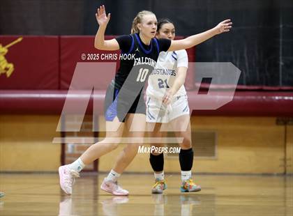 Thumbnail 2 in Catalina Foothills vs Dobson (Salpointe Cactus Clash) photogallery.