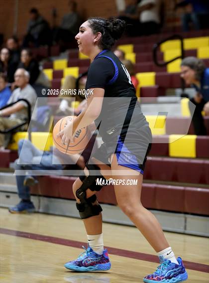 Thumbnail 3 in Catalina Foothills vs Dobson (Salpointe Cactus Clash) photogallery.