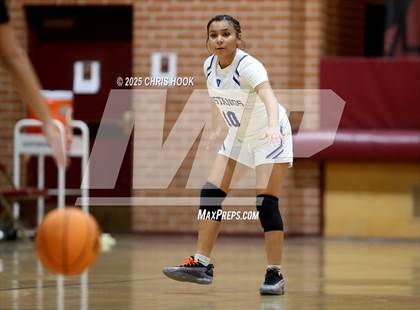 Thumbnail 2 in Catalina Foothills vs Dobson (Salpointe Cactus Clash) photogallery.