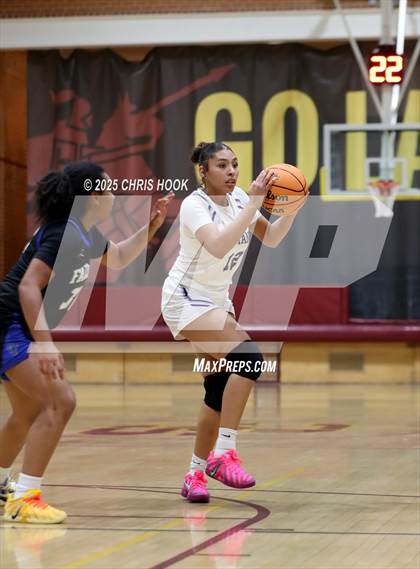 Thumbnail 3 in Catalina Foothills vs Dobson (Salpointe Cactus Clash) photogallery.