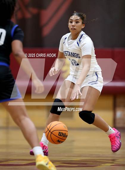 Thumbnail 1 in Catalina Foothills vs Dobson (Salpointe Cactus Clash) photogallery.
