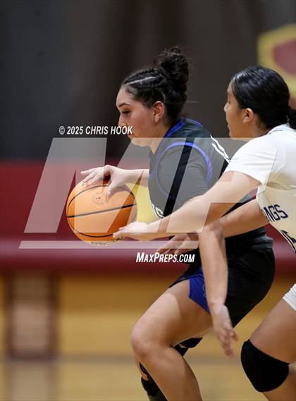 Thumbnail 3 in Catalina Foothills vs Dobson (Salpointe Cactus Clash) photogallery.