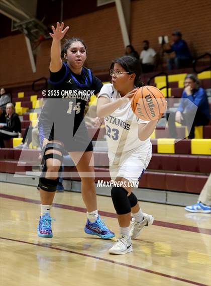 Thumbnail 2 in Catalina Foothills vs Dobson (Salpointe Cactus Clash) photogallery.