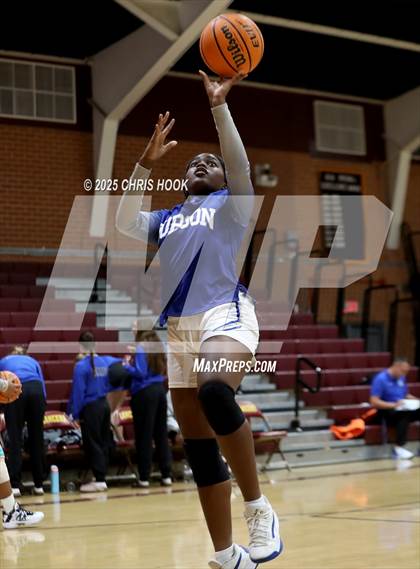 Thumbnail 1 in Catalina Foothills vs Dobson (Salpointe Cactus Clash) photogallery.
