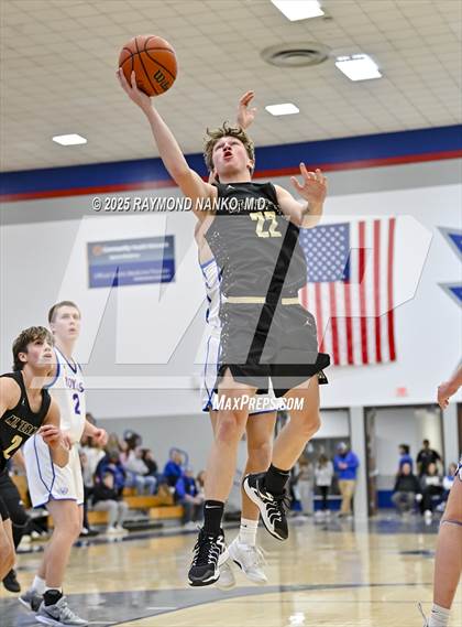 Thumbnail 3 in Mt. Vernon @ Hamilton Southeastern photogallery.