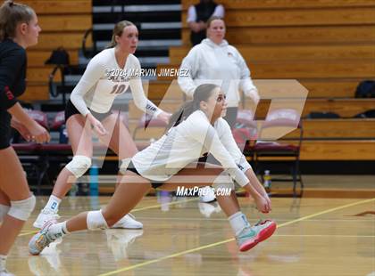 Thumbnail 1 in Palos Verdes vs. Oaks Christian photogallery.