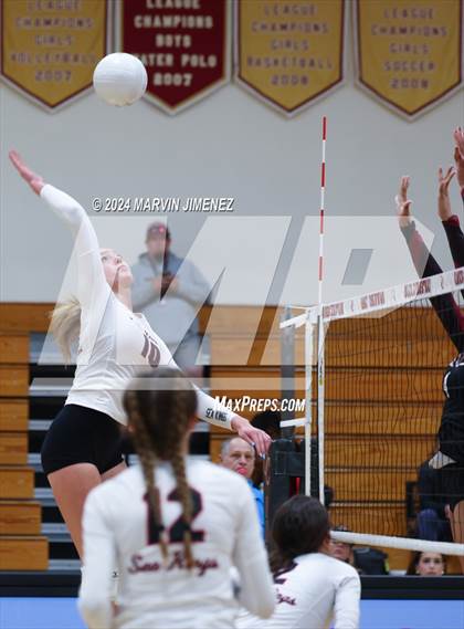 Thumbnail 3 in Palos Verdes vs. Oaks Christian photogallery.