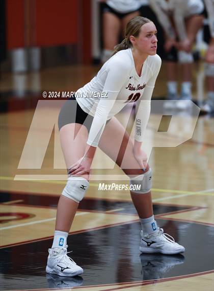 Thumbnail 2 in Palos Verdes vs. Oaks Christian photogallery.