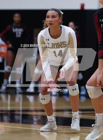 Thumbnail 1 in Palos Verdes vs. Oaks Christian photogallery.