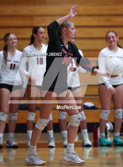 Thumbnail 2 in Palos Verdes vs. Oaks Christian photogallery.