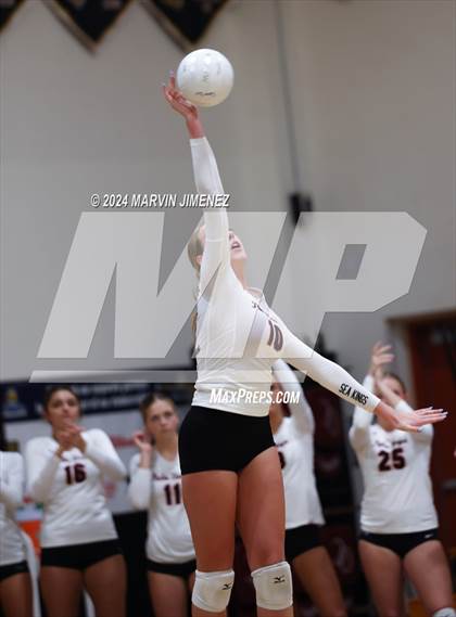 Thumbnail 2 in Palos Verdes vs. Oaks Christian photogallery.