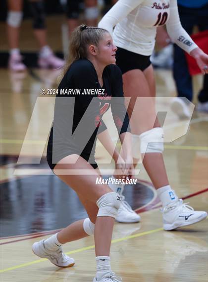 Thumbnail 2 in Palos Verdes vs. Oaks Christian photogallery.