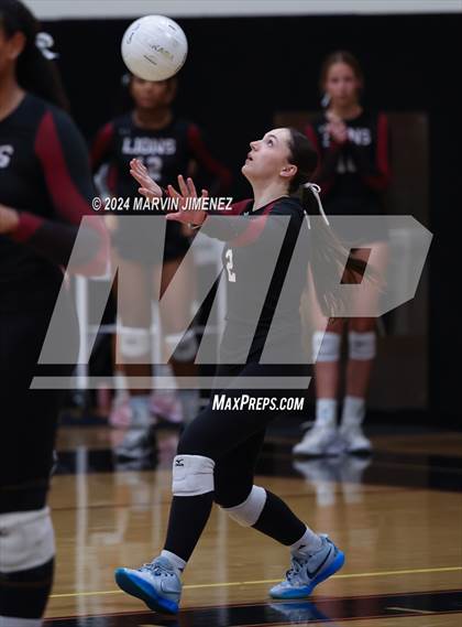 Thumbnail 3 in Palos Verdes vs. Oaks Christian photogallery.