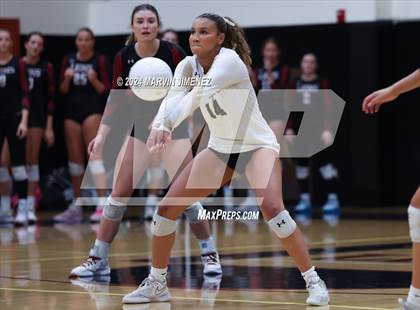 Thumbnail 1 in Palos Verdes vs. Oaks Christian photogallery.