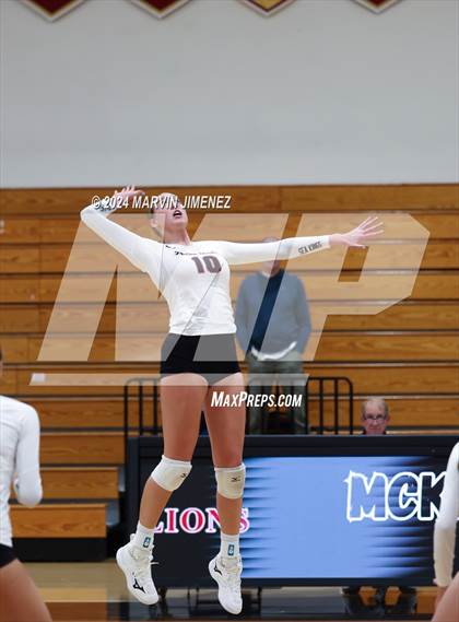 Thumbnail 3 in Palos Verdes vs. Oaks Christian photogallery.