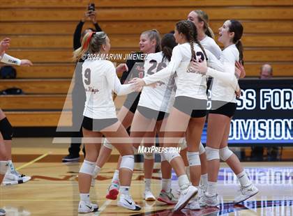Thumbnail 3 in Palos Verdes vs. Oaks Christian photogallery.