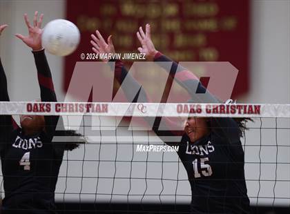 Thumbnail 3 in Palos Verdes vs. Oaks Christian photogallery.