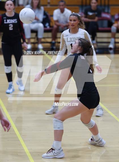 Thumbnail 3 in Palos Verdes vs. Oaks Christian photogallery.