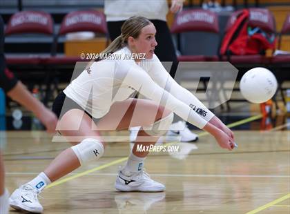 Thumbnail 3 in Palos Verdes vs. Oaks Christian photogallery.