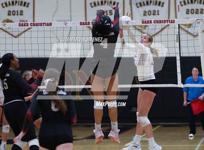 Thumbnail 3 in Palos Verdes vs. Oaks Christian photogallery.