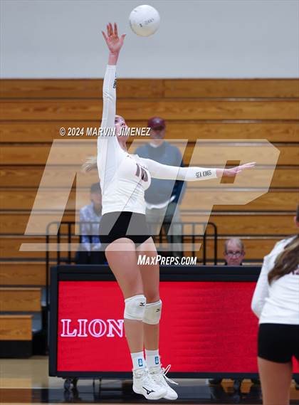 Thumbnail 2 in Palos Verdes vs. Oaks Christian photogallery.