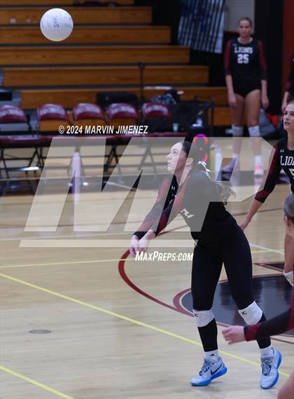 Thumbnail 3 in Palos Verdes vs. Oaks Christian photogallery.