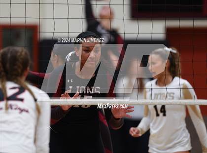 Thumbnail 2 in Palos Verdes vs. Oaks Christian photogallery.