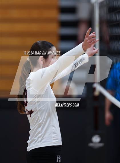 Thumbnail 3 in Palos Verdes vs. Oaks Christian photogallery.