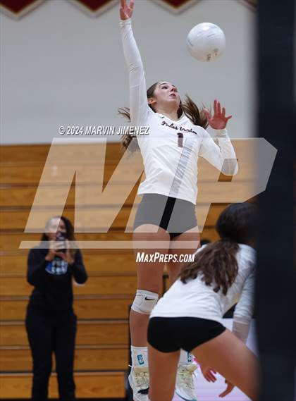 Thumbnail 1 in Palos Verdes vs. Oaks Christian photogallery.