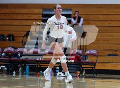 Thumbnail 3 in Palos Verdes vs. Oaks Christian photogallery.