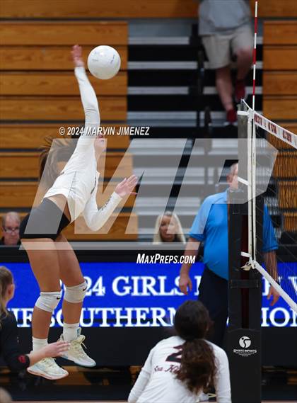 Thumbnail 1 in Palos Verdes vs. Oaks Christian photogallery.