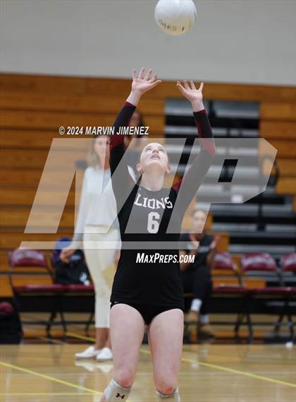 Thumbnail 2 in Palos Verdes vs. Oaks Christian photogallery.