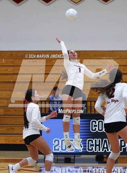 Thumbnail 3 in Palos Verdes vs. Oaks Christian photogallery.