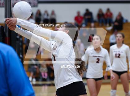 Thumbnail 3 in Palos Verdes vs. Oaks Christian photogallery.