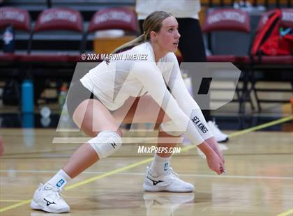 Thumbnail 2 in Palos Verdes vs. Oaks Christian photogallery.